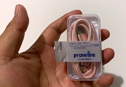 Cable USB-C en la tienda de la esquina